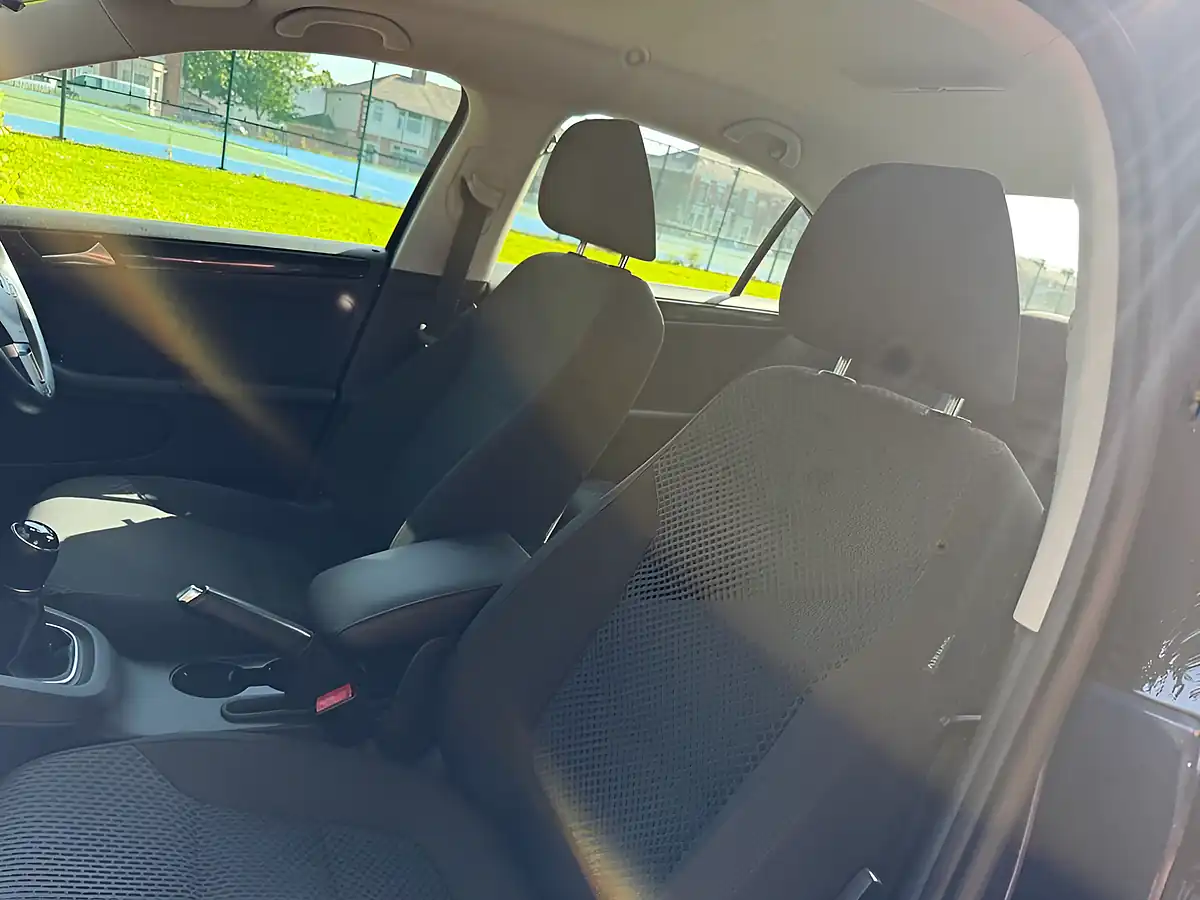 Used 2013 Volkswagen Jetta Bluemotion Tech Se Blue - Interior and Exterior details 19