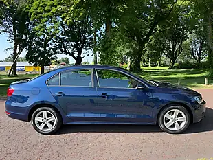 Used 2013 Volkswagen Jetta Bluemotion Tech Se Blue - Interior and Exterior details 3