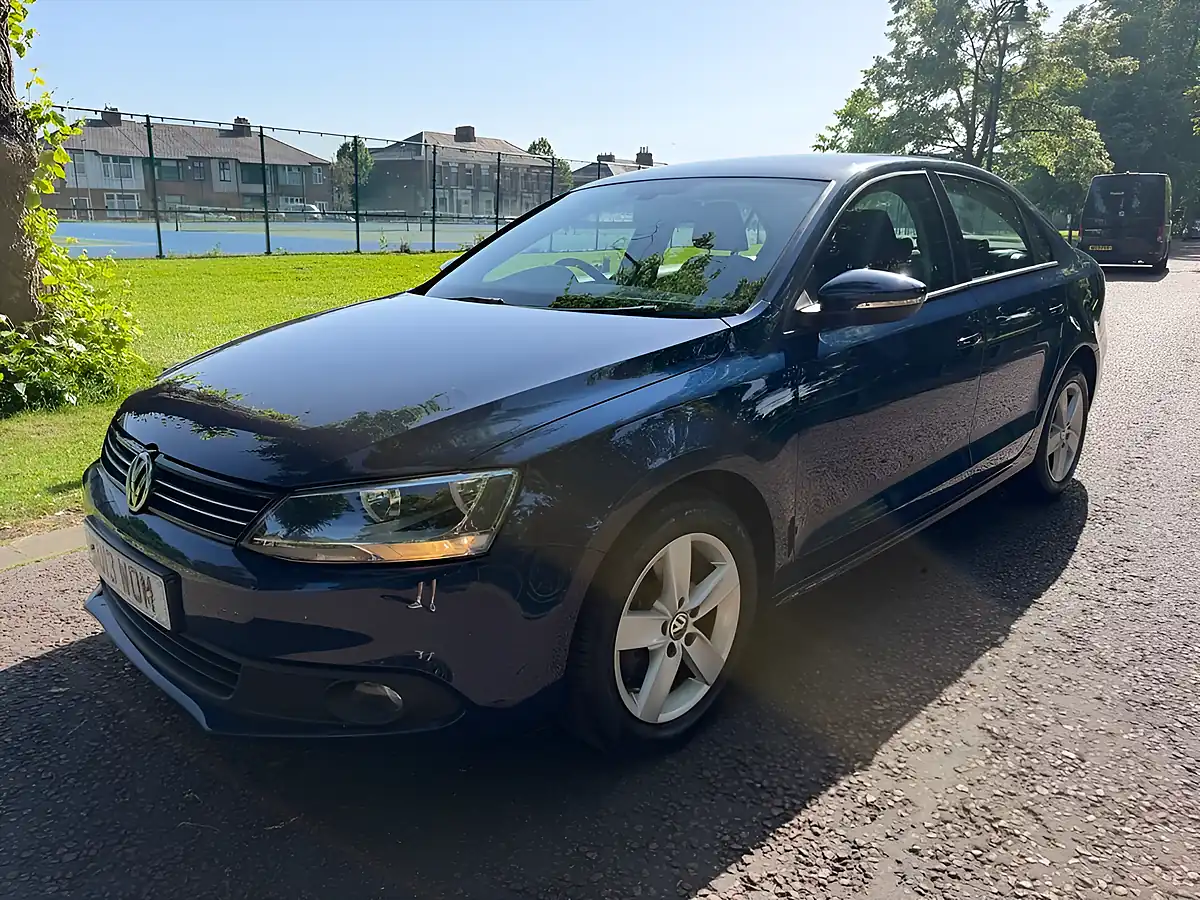 Used 2013 Volkswagen Jetta Bluemotion Tech Se Blue - Interior and Exterior details 9
