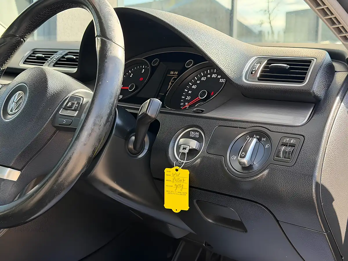 Used 2013 Volkswagen Passat Bluemotion Tech Highline Grey - Interior and Exterior details 12