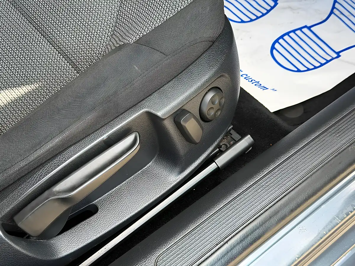 Used 2013 Volkswagen Passat Bluemotion Tech Highline Grey - Interior and Exterior details 13