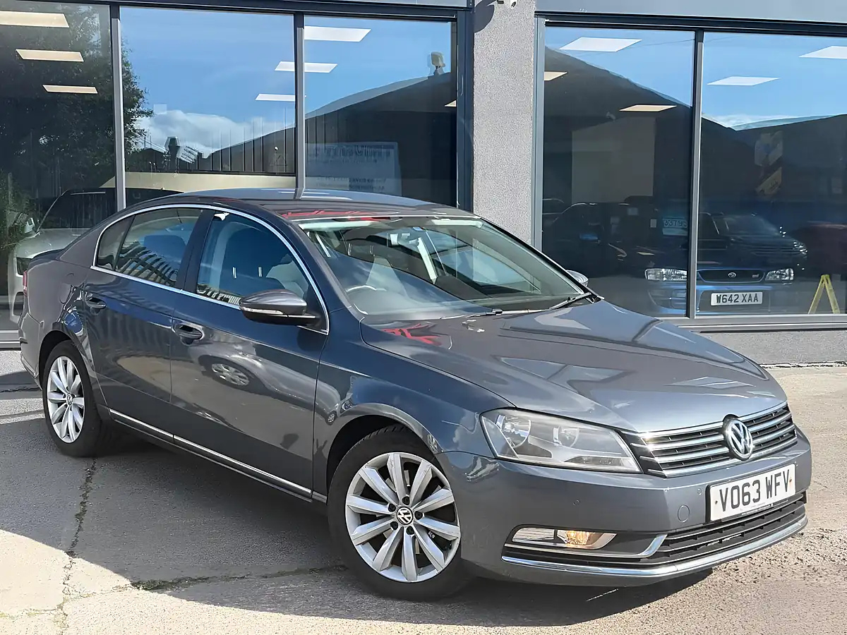 Used 2013 Volkswagen Passat Bluemotion Tech Highline Grey - Interior and Exterior details 2