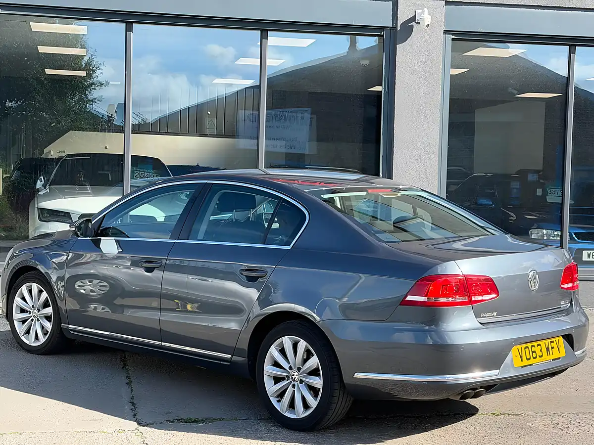 Used 2013 Volkswagen Passat Bluemotion Tech Highline Grey - Interior and Exterior details 6
