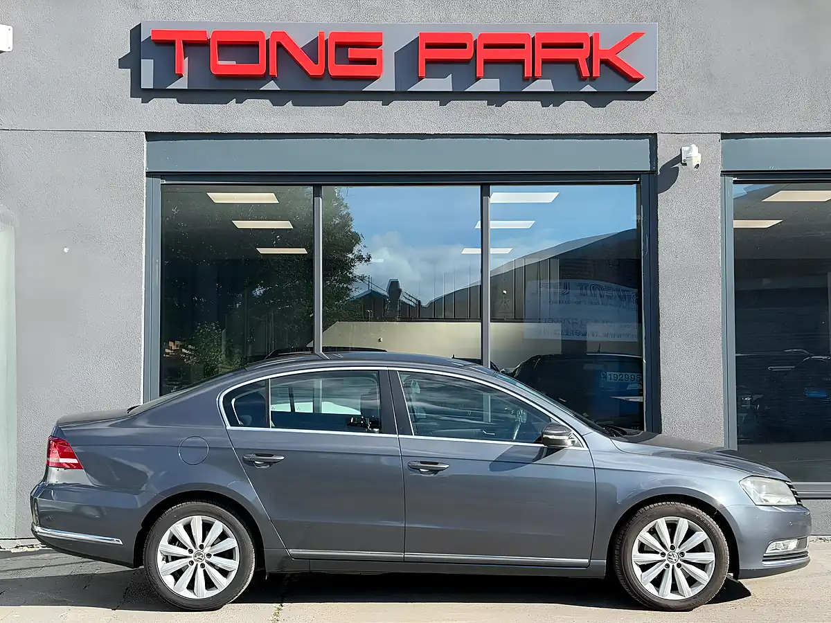 Used 2013 Volkswagen Passat Bluemotion Tech Highline Grey - Interior and Exterior details 7