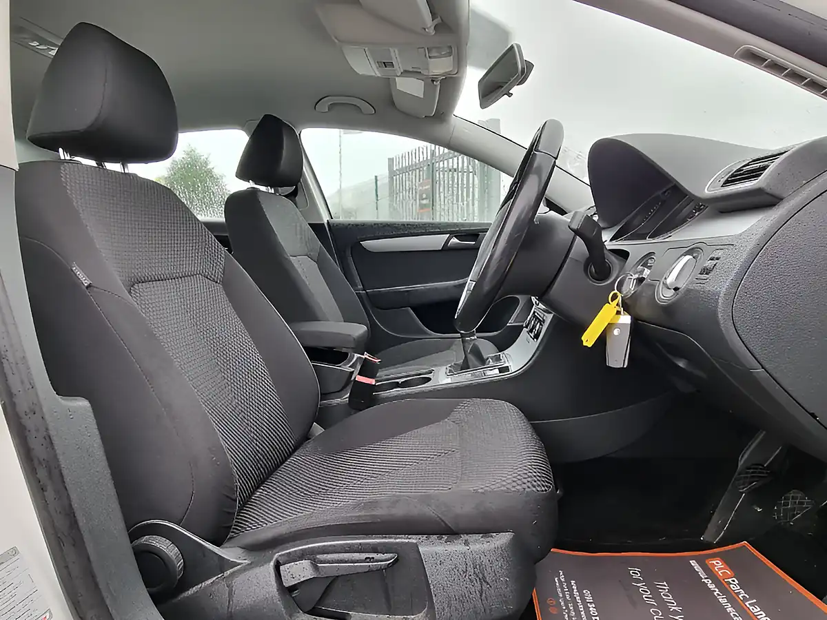 Used 2013 Volkswagen Passat Bluemotion Tech S White - Interior and Exterior details 10