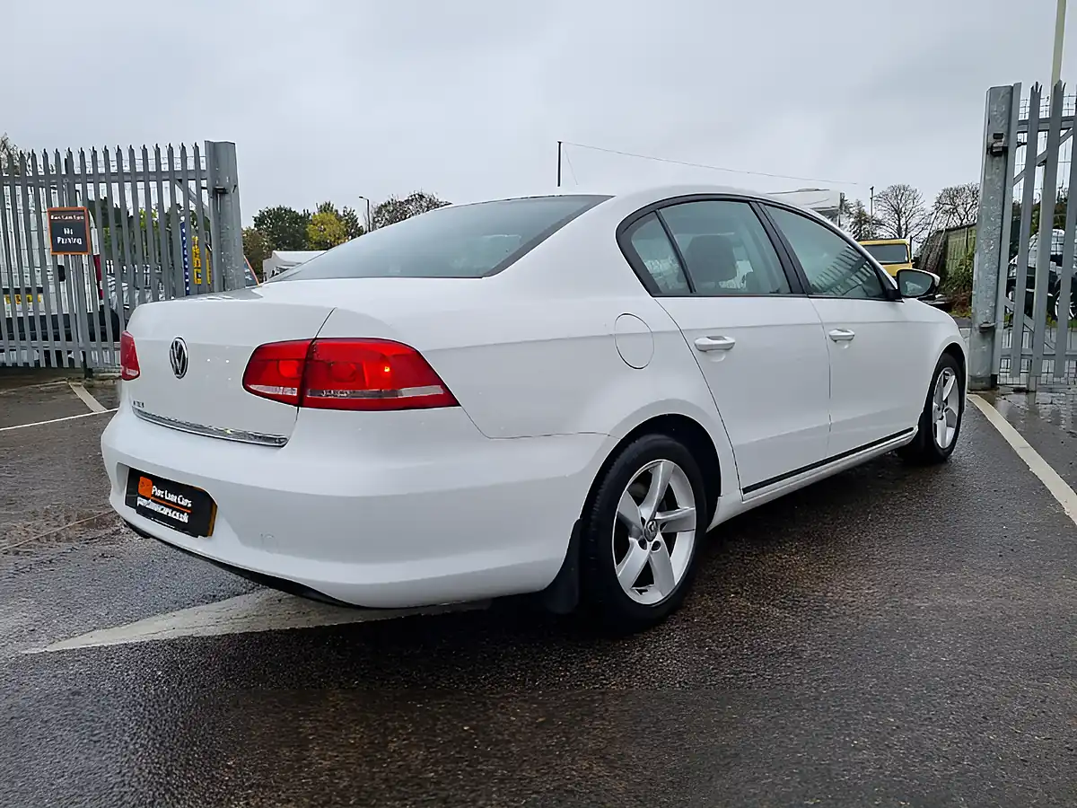 Used 2013 Volkswagen Passat Bluemotion Tech S White - Interior and Exterior details 7