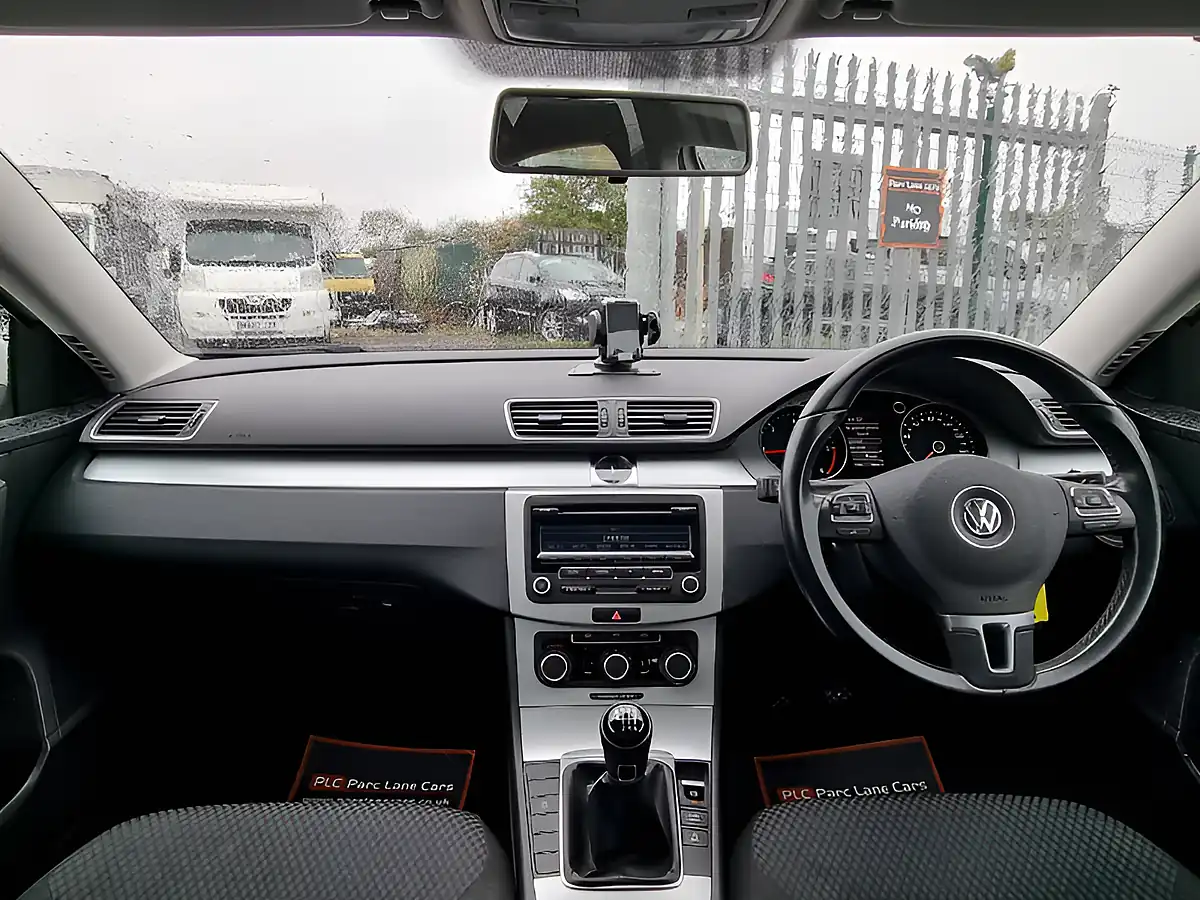 Used 2013 Volkswagen Passat Bluemotion Tech S White - Interior and Exterior details 9