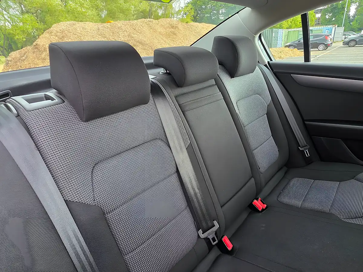 Used 2013 Volkswagen Passat Highline Grey - Interior and Exterior details 11