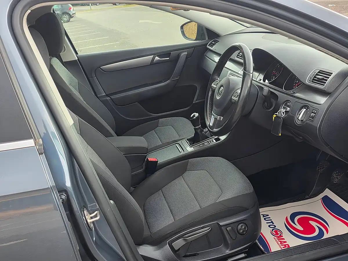 Used 2013 Volkswagen Passat Highline Grey - Interior and Exterior details 13