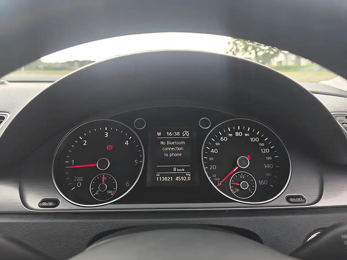 Used 2013 Volkswagen Passat Highline Grey - Interior and Exterior details 14