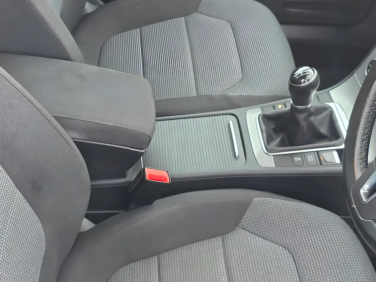 Used 2013 Volkswagen Passat Highline Grey - Interior and Exterior details 17