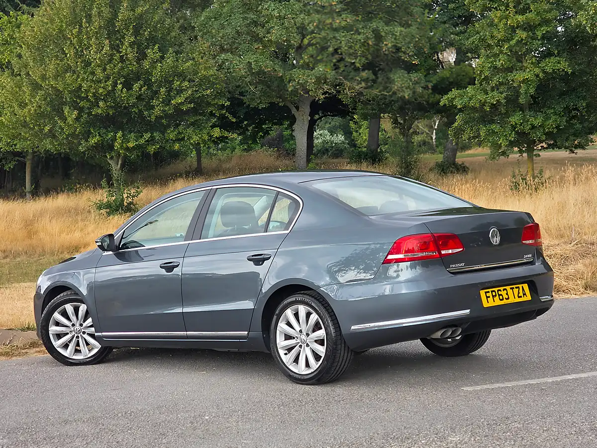Used 2013 Volkswagen Passat Highline Grey - Interior and Exterior details 5