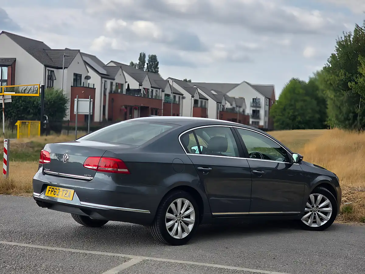 Used 2013 Volkswagen Passat Highline Grey - Interior and Exterior details 7