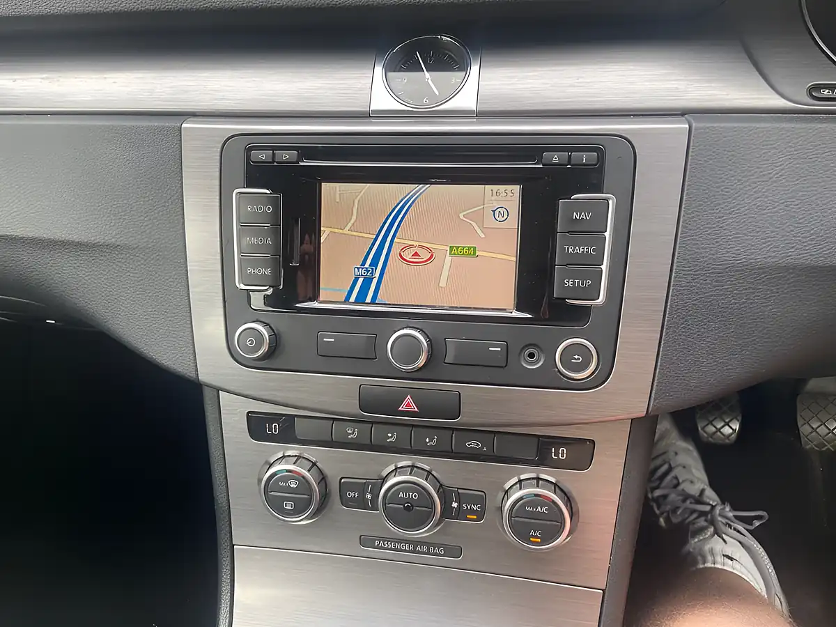 Used 2013 Volkswagen Passat Highline Grey - Interior and Exterior details 17