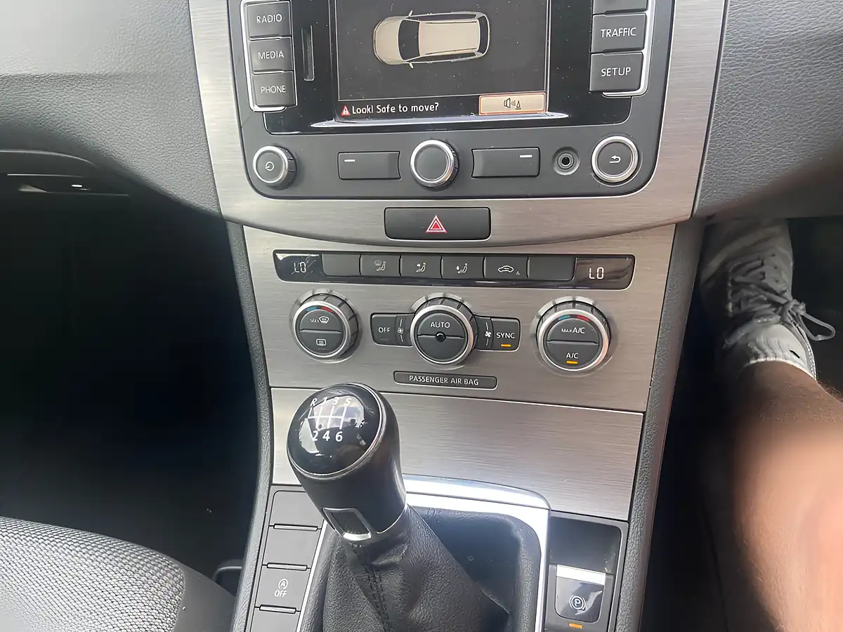 Used 2013 Volkswagen Passat Highline Grey - Interior and Exterior details 19