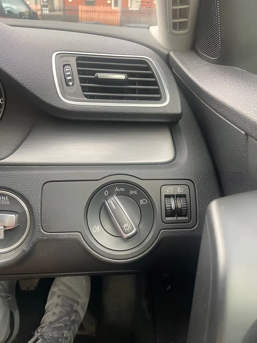 Used 2013 Volkswagen Passat Highline Grey - Interior and Exterior details 20