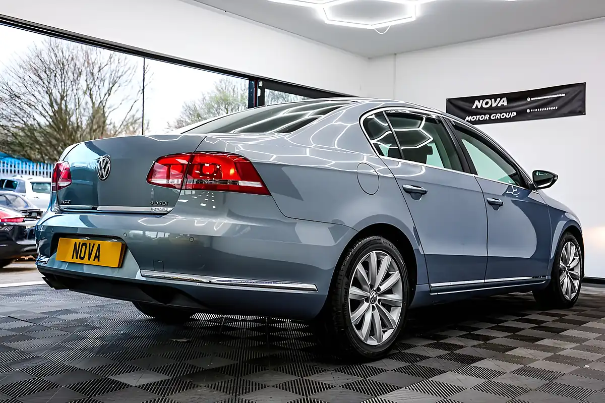 Used 2013 Volkswagen Passat Highline Grey - Interior and Exterior details 10