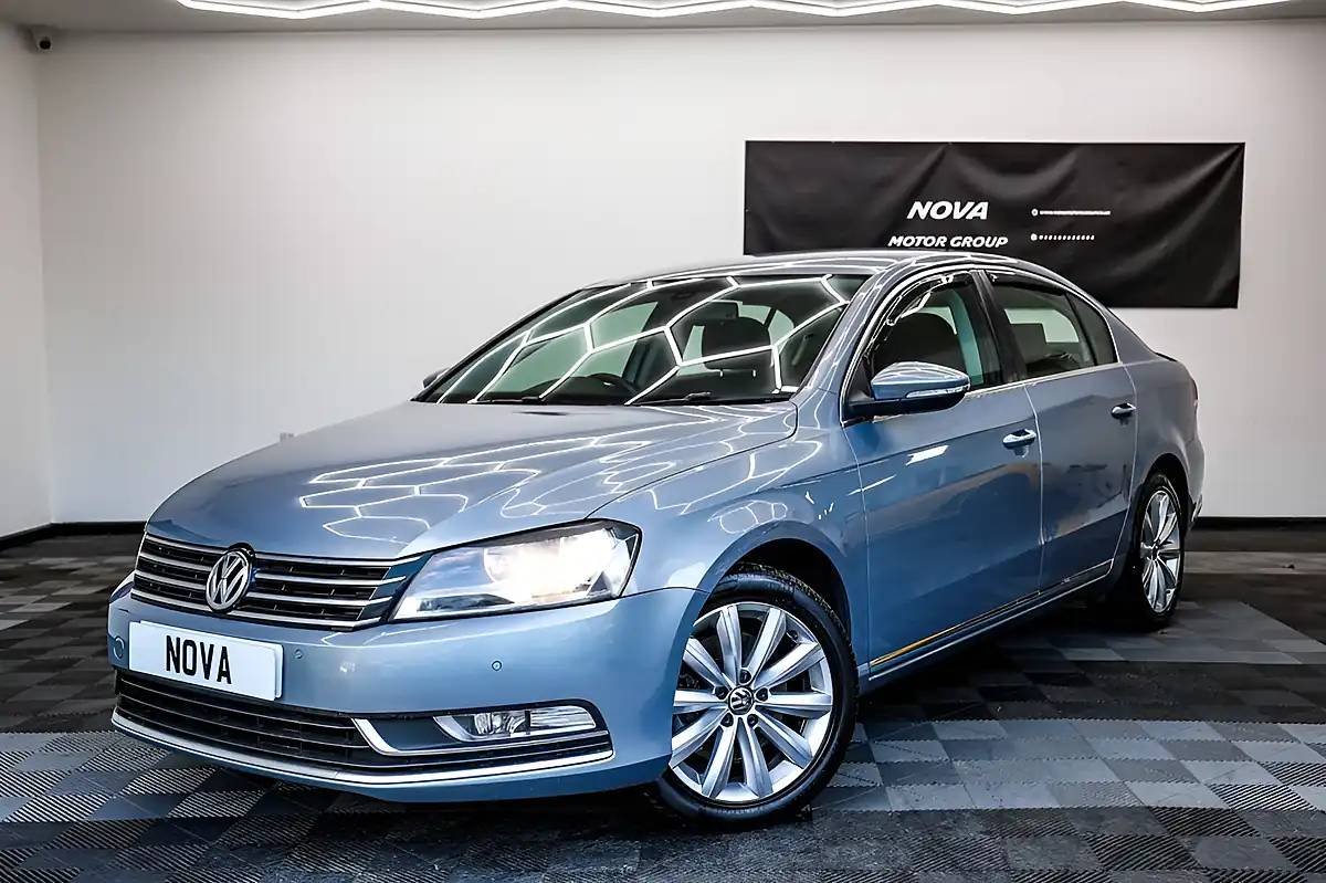 Used 2013 Volkswagen Passat Highline Grey - Interior and Exterior details 2