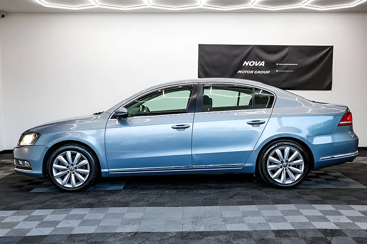 Used 2013 Volkswagen Passat Highline Grey - Interior and Exterior details 6