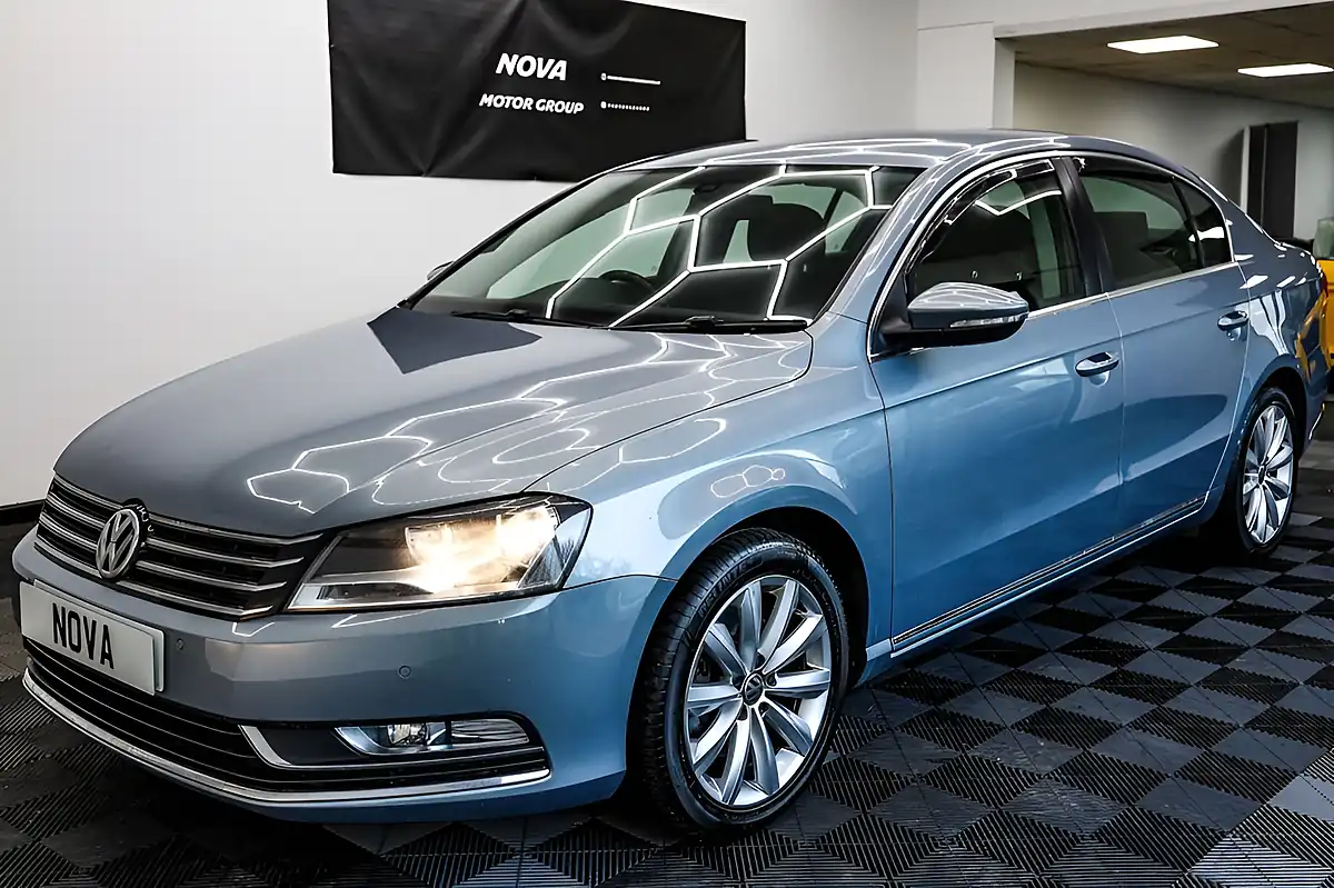 Used 2013 Volkswagen Passat Highline Grey - Interior and Exterior details 7
