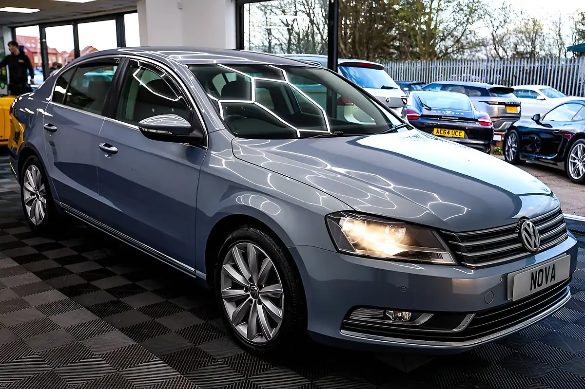 Used 2013 Volkswagen Passat Highline Grey - Interior and Exterior details 9