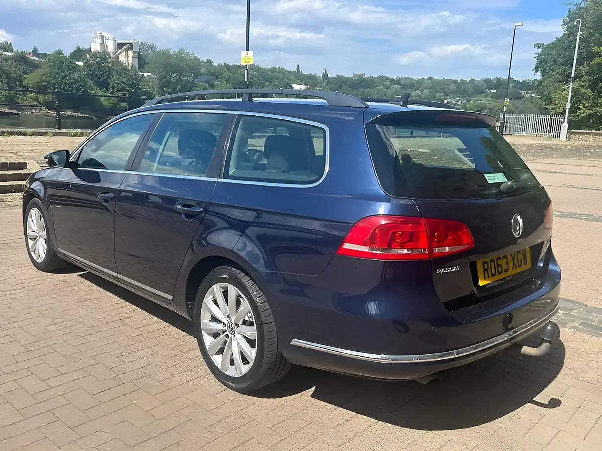 Used 2013 Volkswagen Passat Highline Ink Blue Metallic - Interior and Exterior details 8