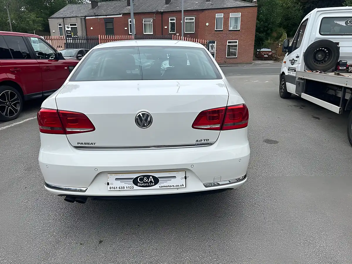 Used 2013 Volkswagen Passat Highline White - Interior and Exterior details 6
