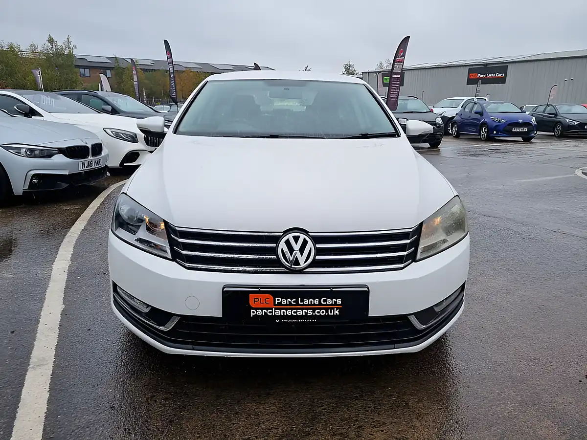 Used 2013 Volkswagen Passat S Candy White - Interior and Exterior details 3