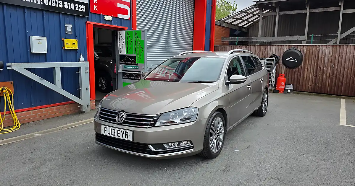Used 2013 Volkswagen Passat Sport Brown - Front View