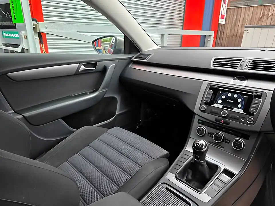 Used 2013 Volkswagen Passat Sport Brown - Interior and Exterior details 10
