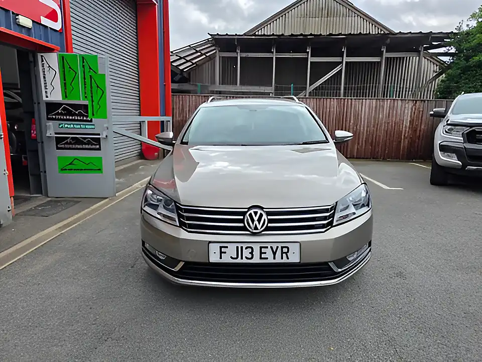 Used 2013 Volkswagen Passat Sport Brown - Interior and Exterior details 2