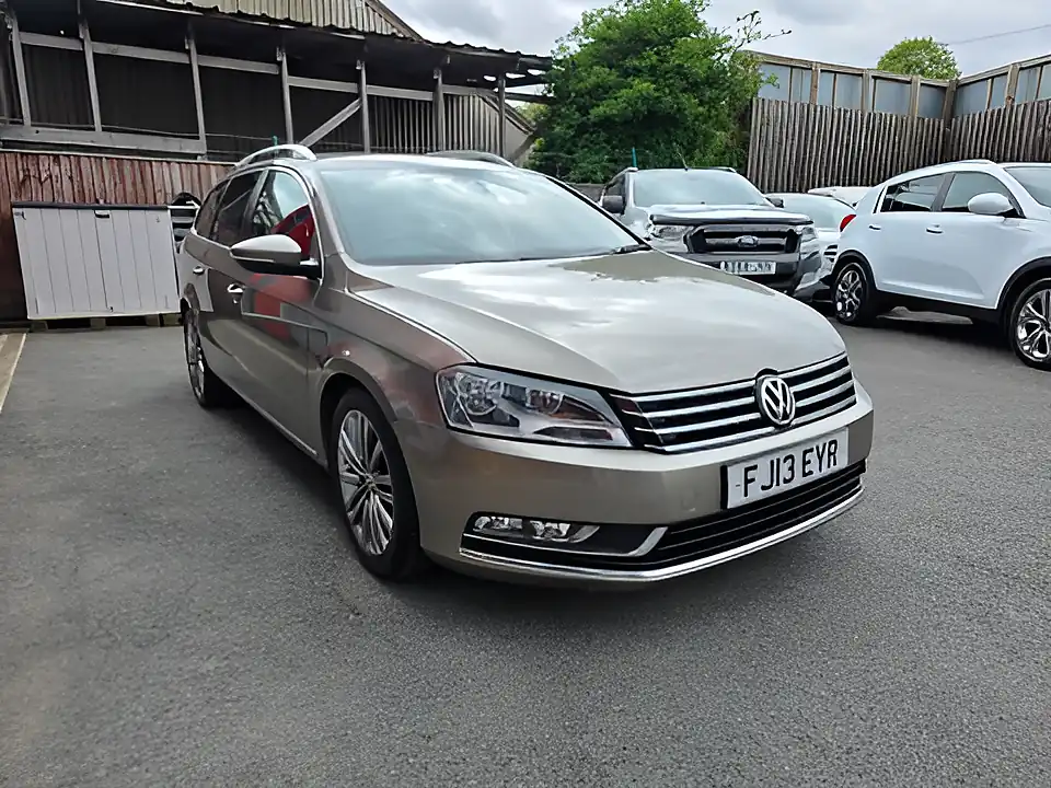 Used 2013 Volkswagen Passat Sport Brown - Interior and Exterior details 3