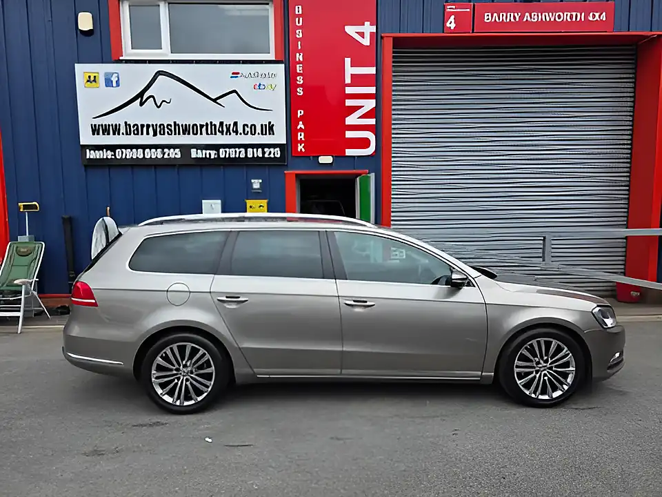 Used 2013 Volkswagen Passat Sport Brown - Interior and Exterior details 4