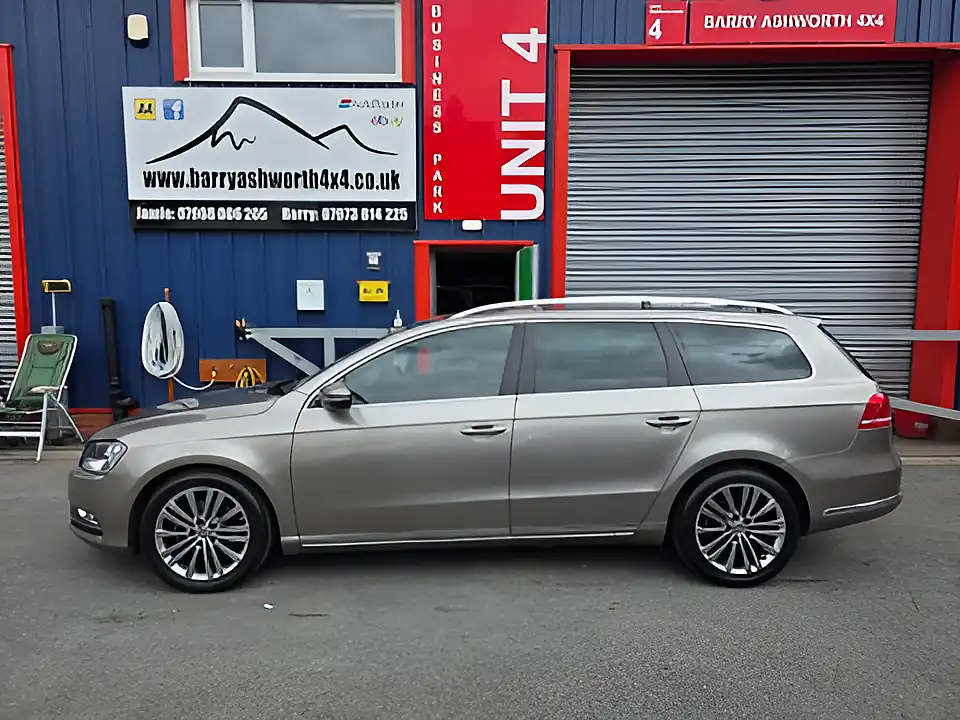 Used 2013 Volkswagen Passat Sport Brown - Interior and Exterior details 5