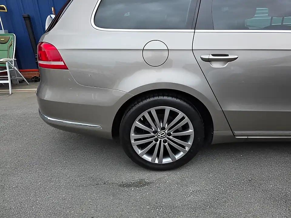 Used 2013 Volkswagen Passat Sport Brown - Interior and Exterior details 9