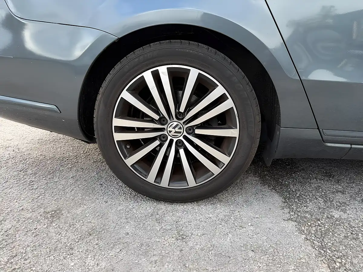 Used 2013 Volkswagen Passat Sport Grey - Interior and Exterior details 15