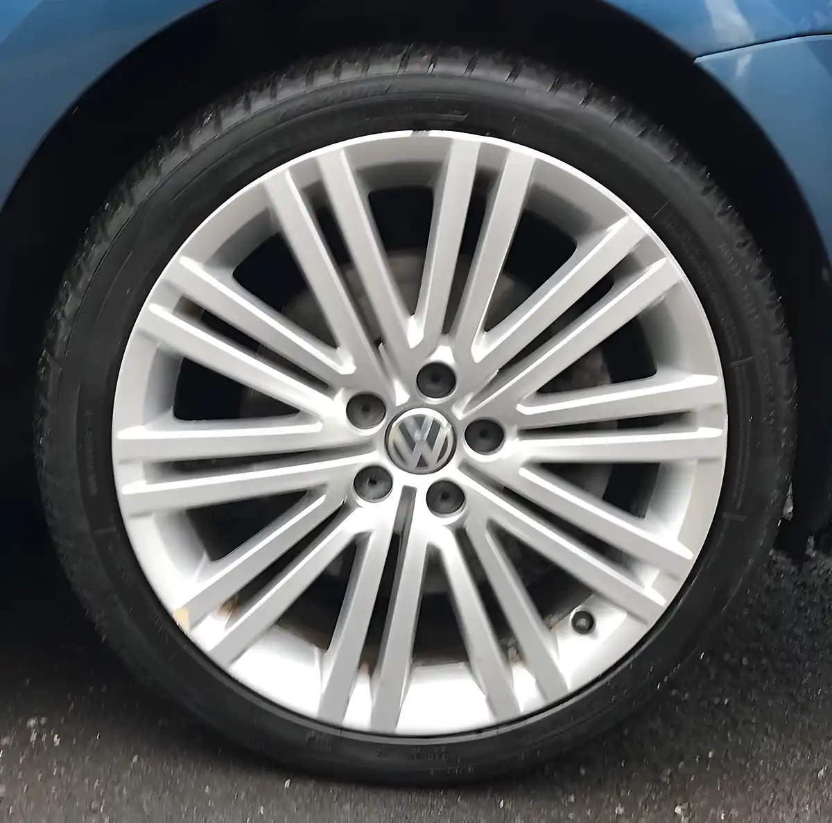 Used 2013 Volkswagen Polo Bluemotion Tech Act Bluegt Blue Silk Met - Interior and Exterior details 11