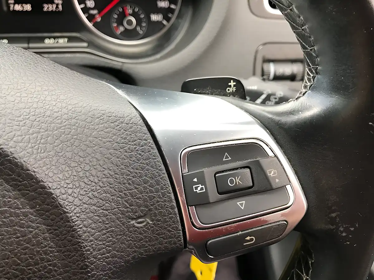 Used 2013 Volkswagen Polo Bluemotion Tech Act Bluegt Blue Silk Met - Interior and Exterior details 15