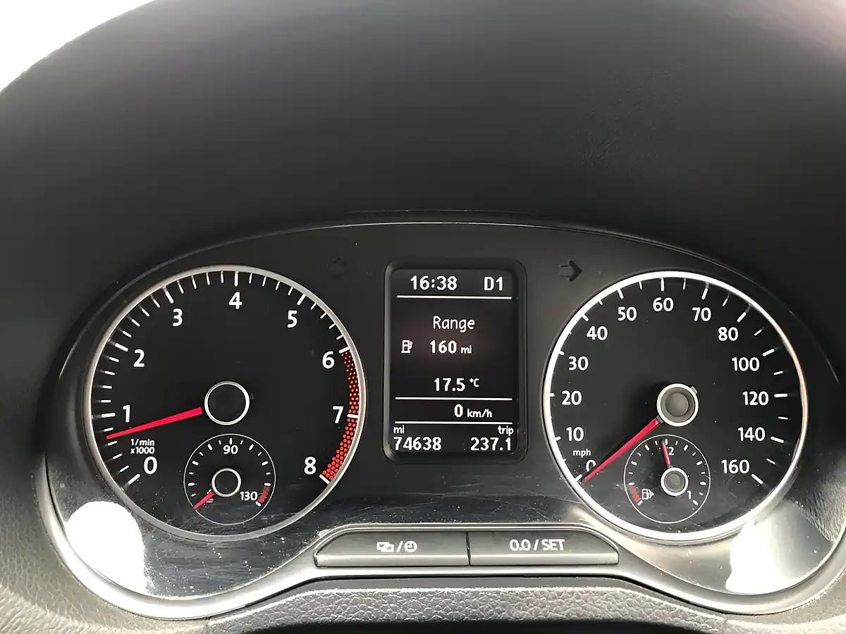Used 2013 Volkswagen Polo Bluemotion Tech Act Bluegt Blue Silk Met - Interior and Exterior details 18