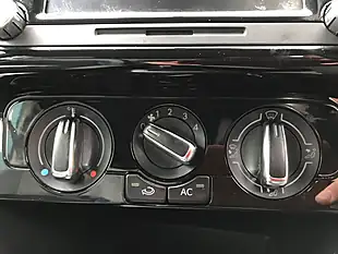 Used 2013 Volkswagen Polo Bluemotion Tech Act Bluegt Blue Silk Met - Interior and Exterior details 19