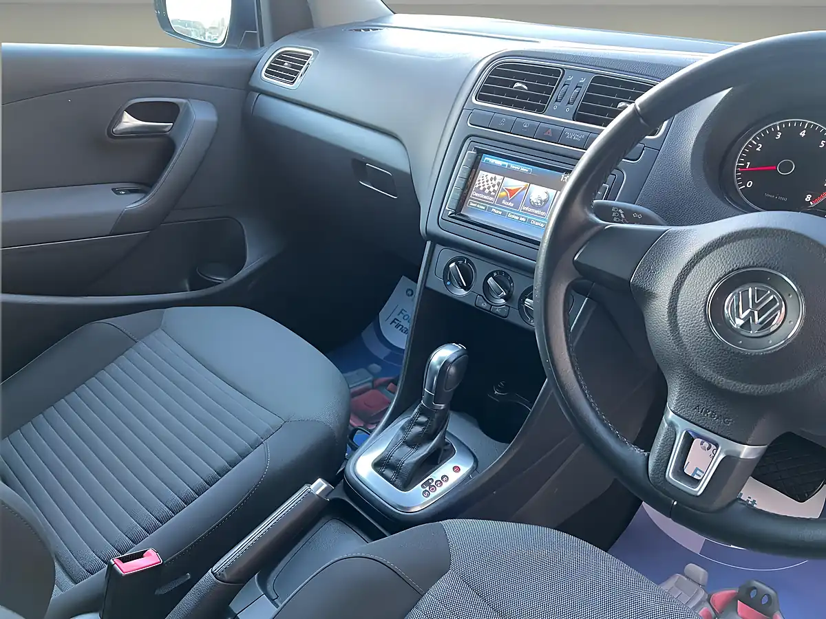 Used 2013 Volkswagen Polo Match Blue - Interior and Exterior details 11