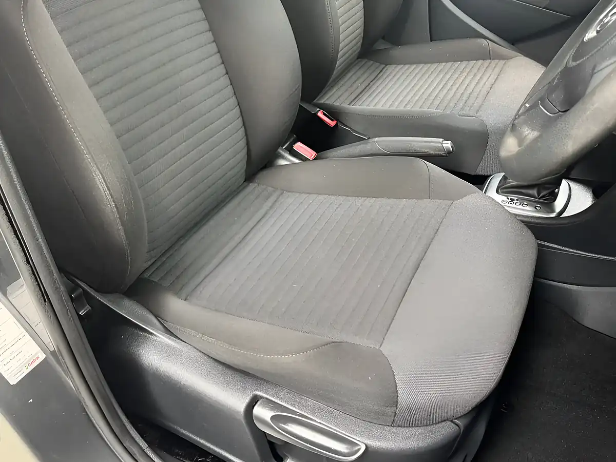Used 2013 Volkswagen Polo Match Grey - Interior and Exterior details 15