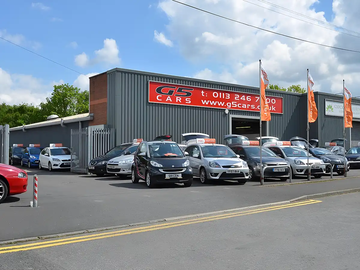 Used 2013 Volkswagen Polo Match Red - Interior and Exterior details 16