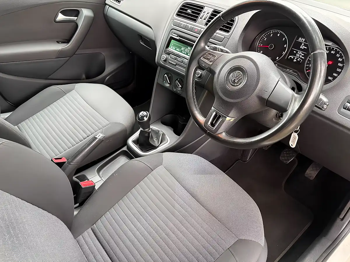 Used 2013 Volkswagen Polo Match White - Interior and Exterior details 13