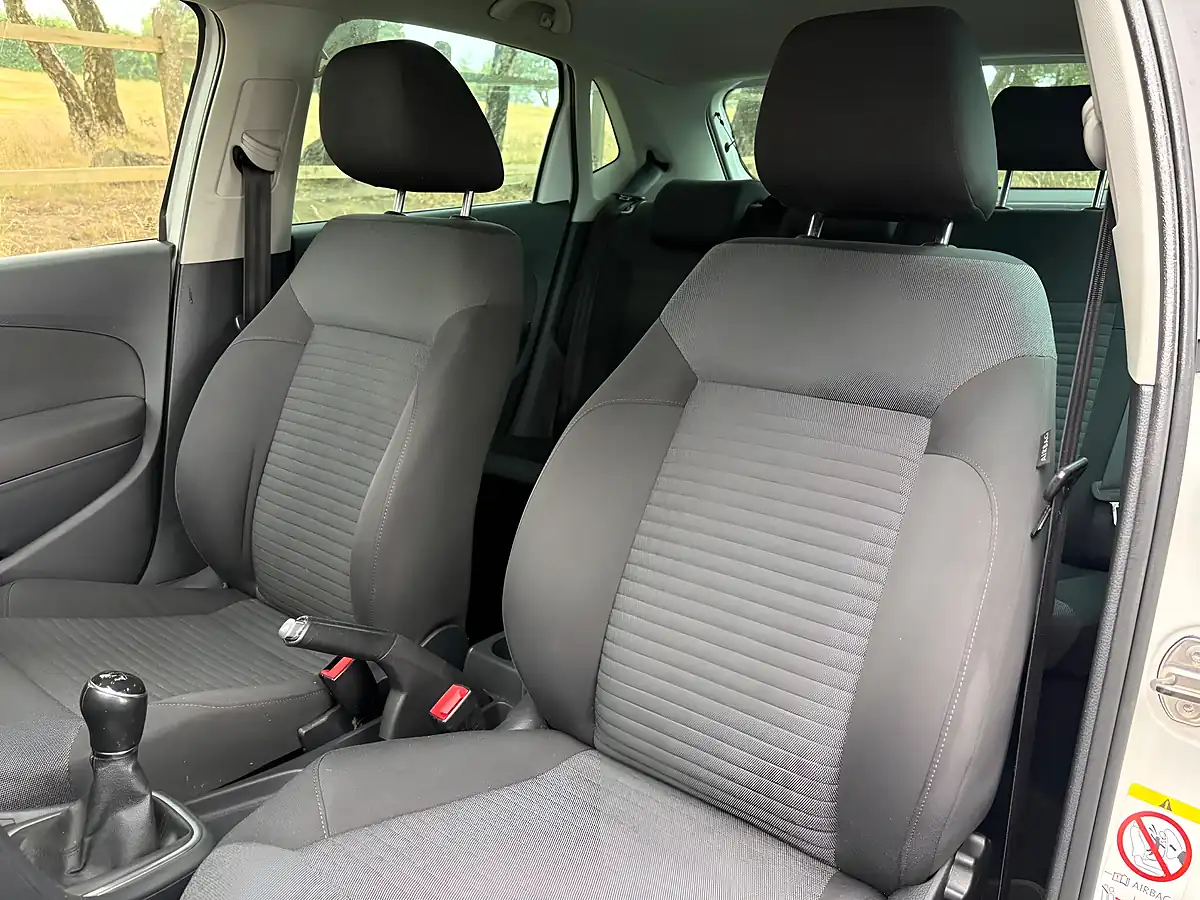 Used 2013 Volkswagen Polo Match White - Interior and Exterior details 15