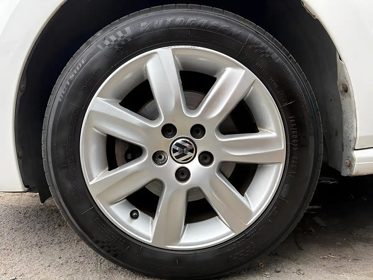 Used 2013 Volkswagen Polo Match White - Interior and Exterior details 20