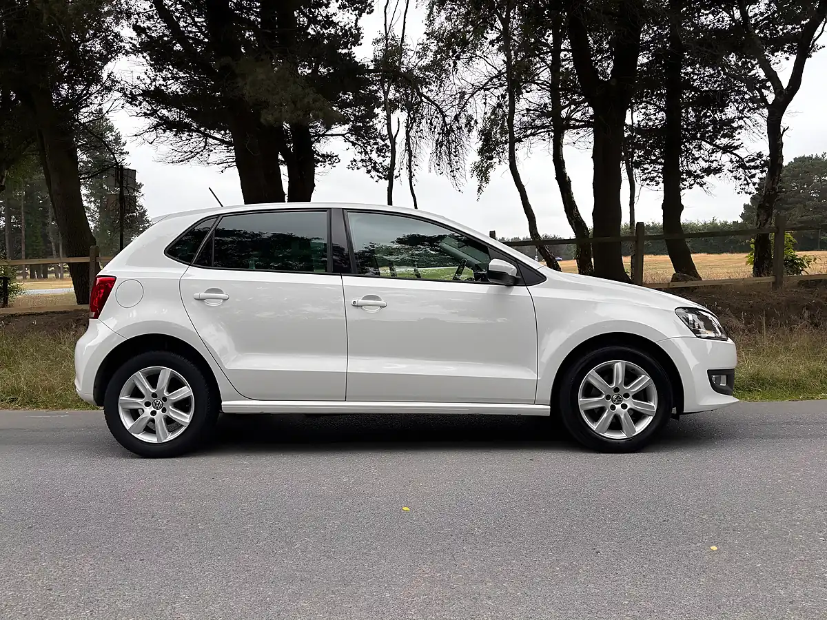 Used 2013 Volkswagen Polo Match White - Interior and Exterior details 4