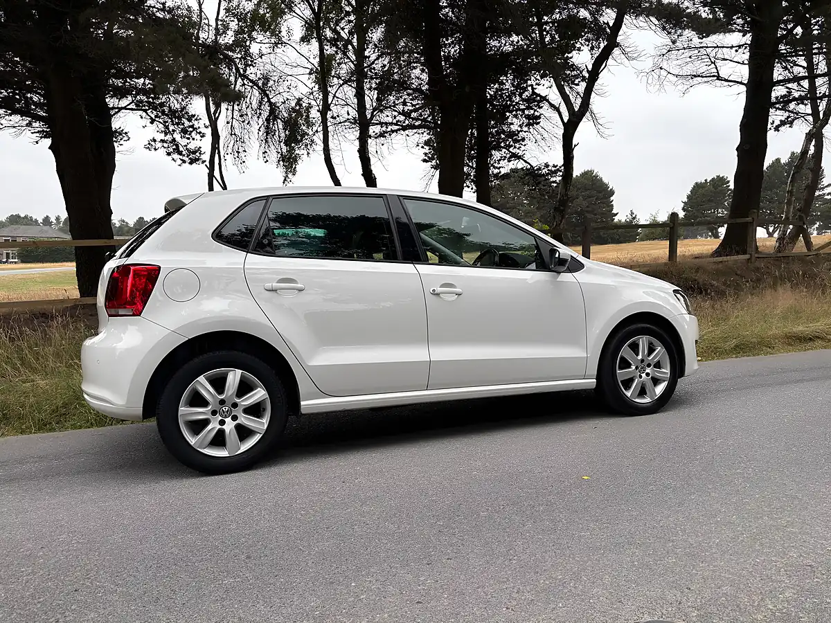 Used 2013 Volkswagen Polo Match White - Interior and Exterior details 5