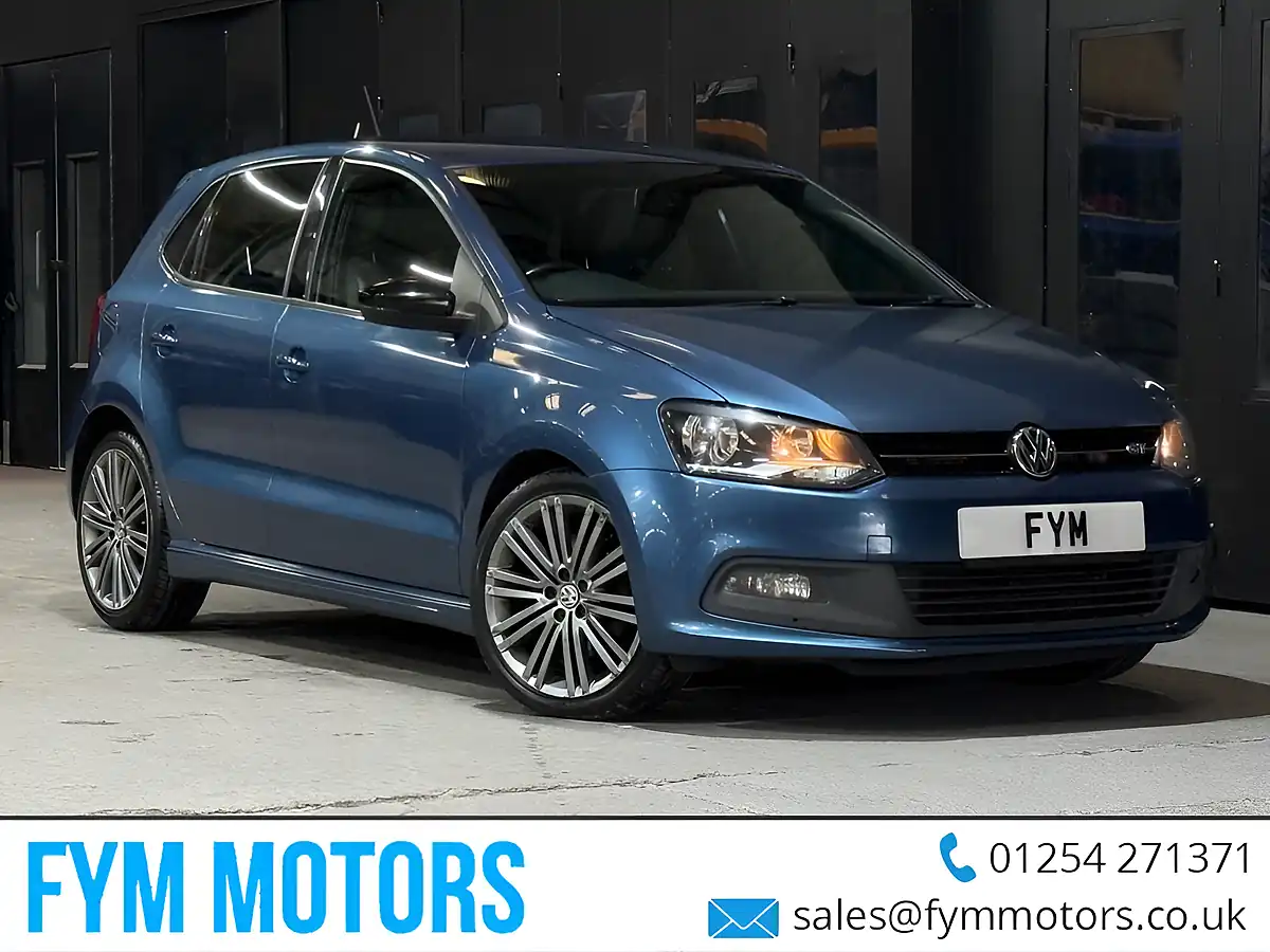 Used 2013 Volkswagen Polo Se Design Blue - Front View