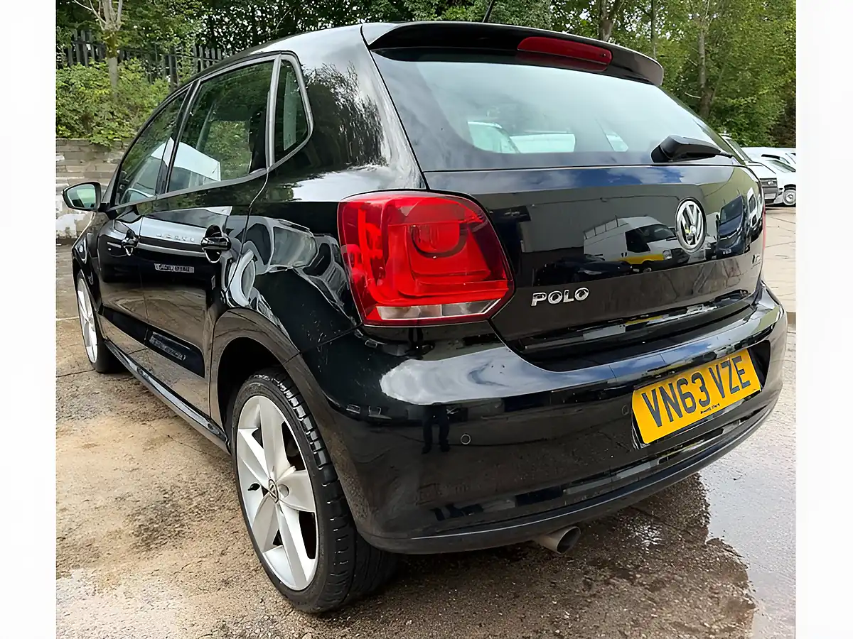Used 2013 Volkswagen Polo Sel Black - Interior and Exterior details 10